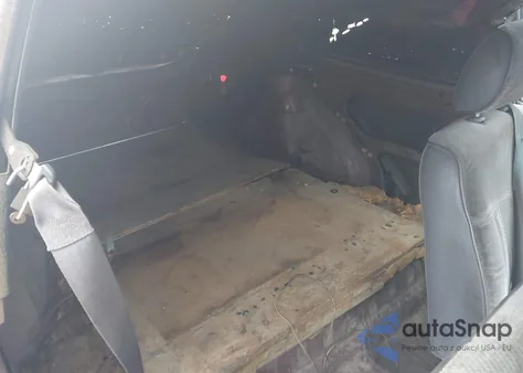 1993 Ford Escort из США, поврежденный, VIN 1FAPP10J7PW296639